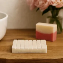 Porte savon strié en Onyx Blanc